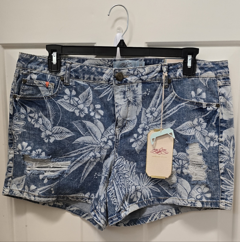 One-5-One Floral Distressed Denim Shorts Size 14 NWT